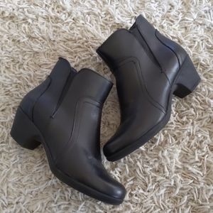 Abella Ronda black leather boots